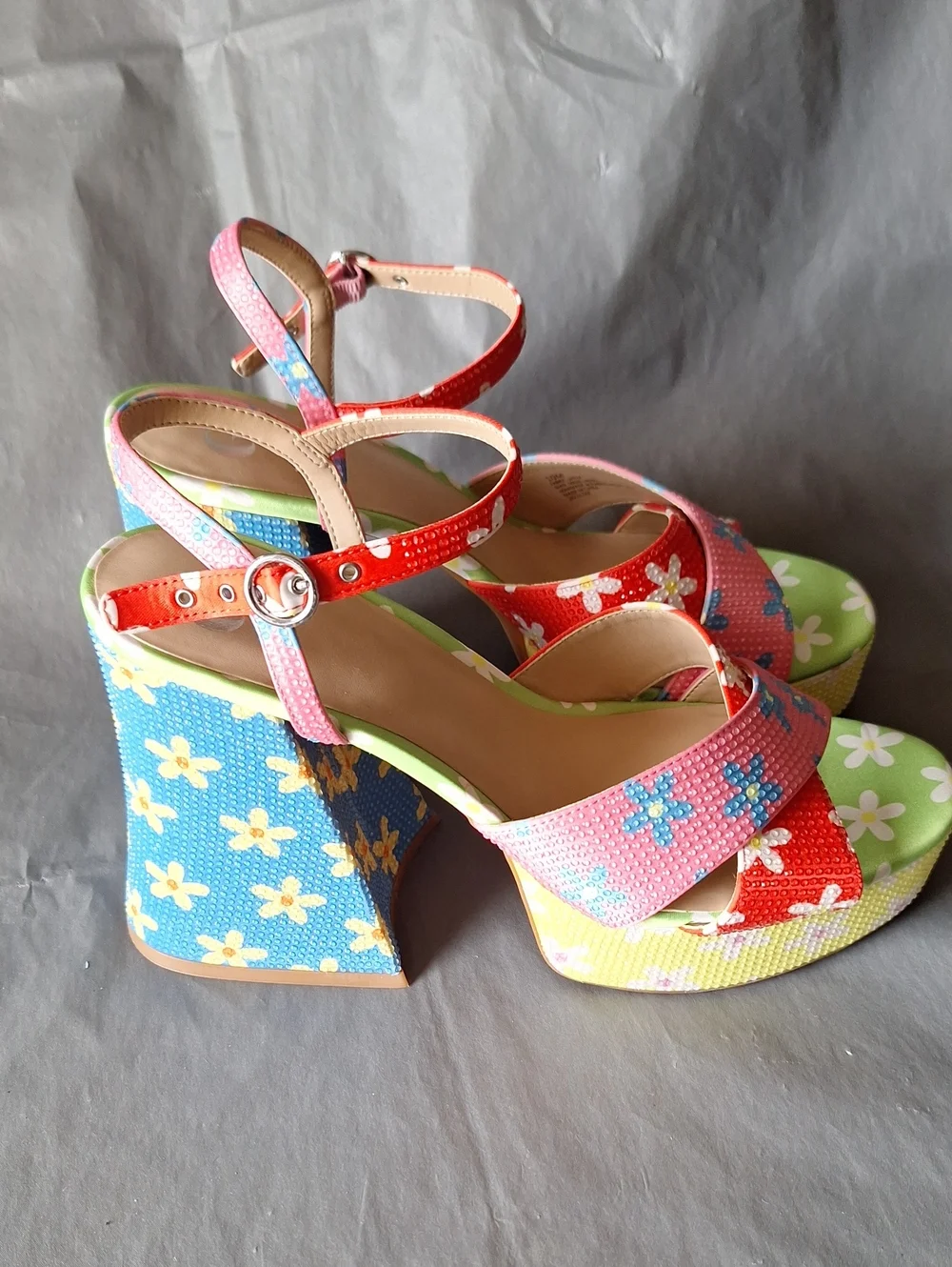 Gianni Bini Pink, Red & Green Floral Platform Wedges Size 10